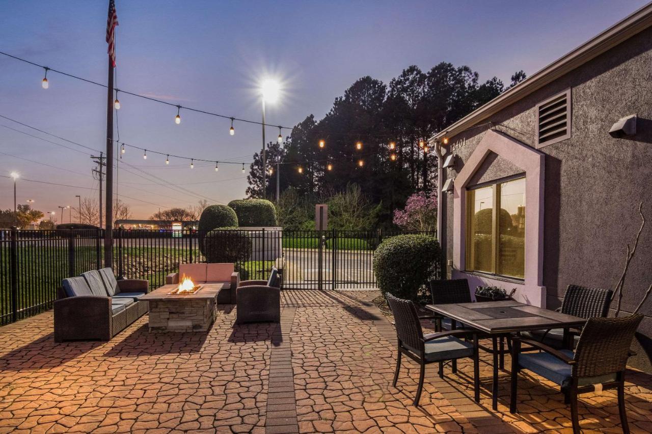 Clarion Pointe Wake Forest - Raleigh North Exterior photo