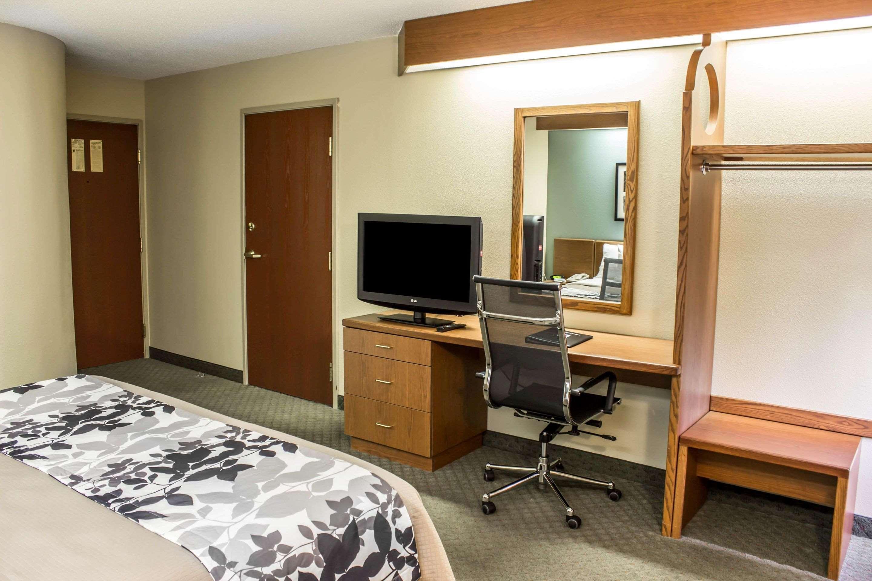 Clarion Pointe Wake Forest - Raleigh North Room photo