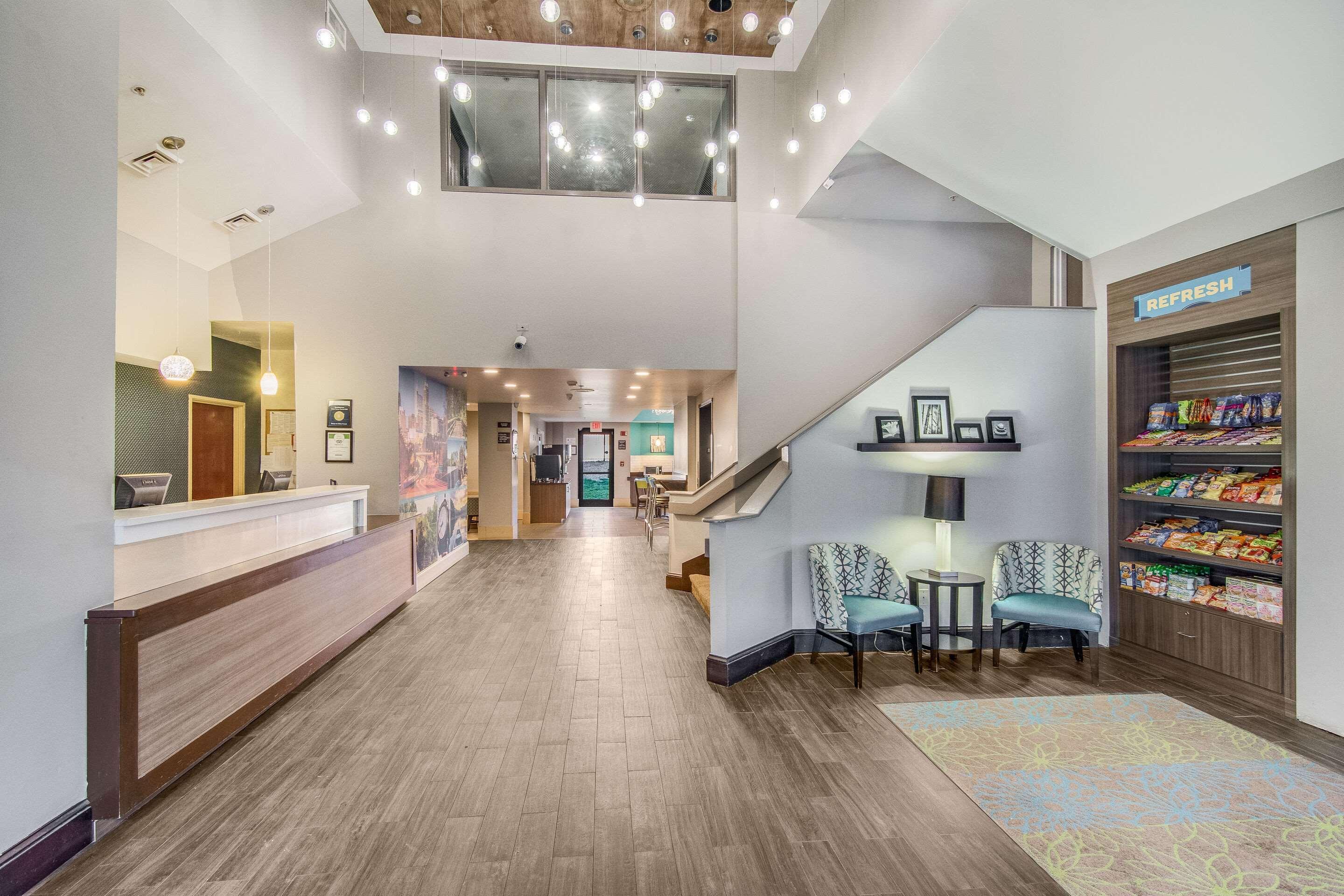 Clarion Pointe Wake Forest - Raleigh North Exterior photo